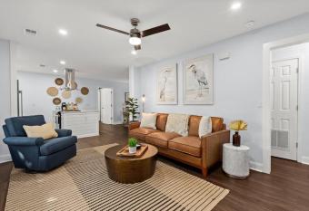 Spacious Indigo BoHo bungalow in N. CHS has Balcony rooms