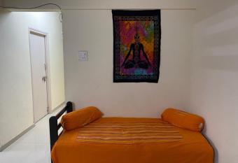 Spacious 3BHK on Upper Floor Near Majhiwada Junction has Balcony rooms