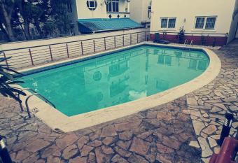 Luxieuse Appartement de 2 chambres avec parking priv   et piscine en face de la mer allows 18 year olds to book a room