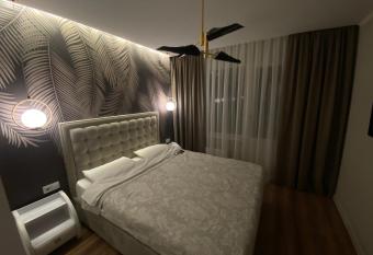 Sweethome Ciocana allows 18 year olds to book a room