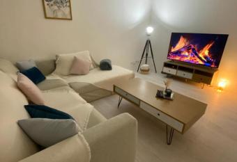 Appartement Chaville has Balcony rooms