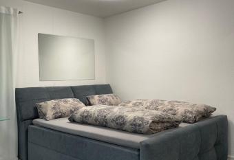 Apartment Rot-Kreuz allows 18 year olds to book a room