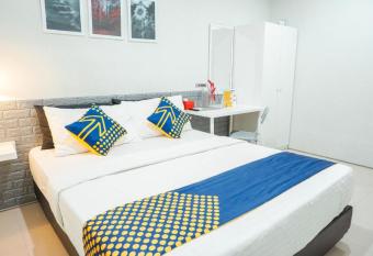 Rumah Teteh Syariah allows 18 year olds to book a room