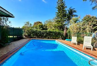 Tropical Oasis with Pool, 3 miles from WEF in Sunny Wellington, FL has Balcony rooms