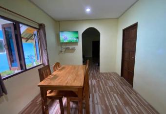 2 Bed Sunset Seaview Lamsai House Y has Balcony rooms