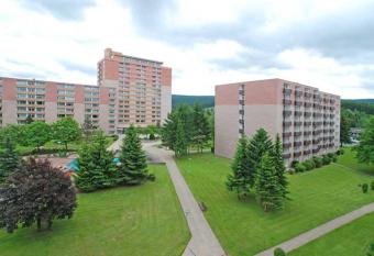 FeWo Regenbogen. Jeden Tag bunt starten! has Balcony rooms