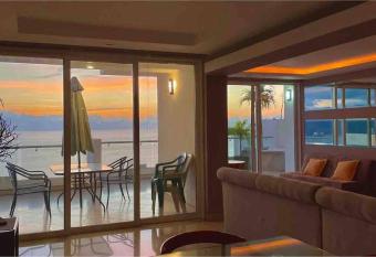 Luxury 3 BR W/ Gorgeous Ocean View & Jacuzzi has rooms with a private hot tub