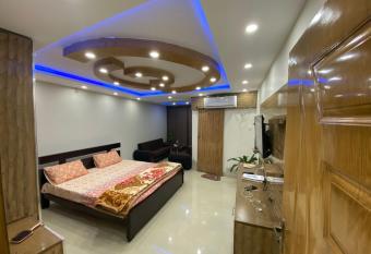 One bed lovely apartment has Smoking rooms