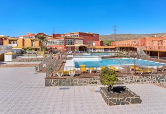 Elvi1 has Balcony rooms