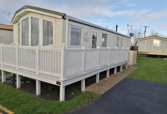 White Haven - with 2 double rooms has Balcony rooms