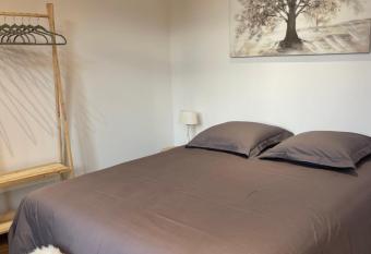 Les Appartements du Cep   t has Balcony rooms