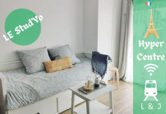 Le Stud Yo ! Appartement 15min de Paris has Balcony rooms