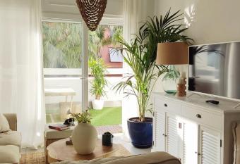 Kentia golf Playa Granada allows 18 year olds to book a room