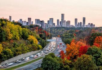 Boho Home - Loft - 10 Minutes to Downtown has Balcony rooms