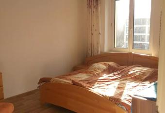 Gr  ne und ruhige Lage / Green and quiet area allows 18 year olds to book a room