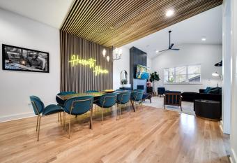 Harriets Haven-2 Miles to Broadway has Balcony rooms