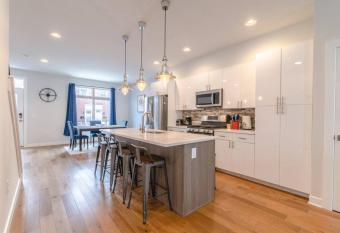 Vibrant Modern 3bd Townhome in Fishtown w/Rooftop has Balcony rooms