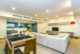 Apartment On AL BAHAR has Smoking/Balcony rooms