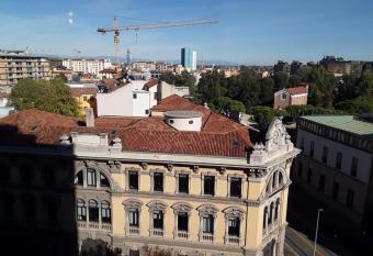 EUROPA ROOMS allows 18 year olds to book a room