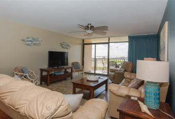 LR 216 - Cool Runnings has Balcony rooms