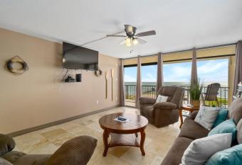 LR 414 - Grandview has Balcony rooms