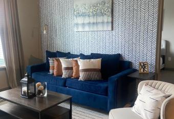 Midtown Retreat 2-4 ppl has Balcony rooms