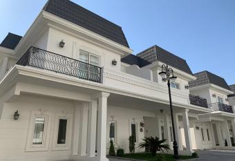 Luxury Villa in Lusail Doha Qatar with Private Pool and walking distance to Vendome Mall and near Lusail Stadium has Balcony rooms