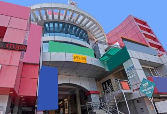 SPOT ON Ar Lodge Non Ac Rooms allows 18 year olds to book a room