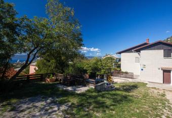 Studio Apartments Fancy 2 has Balcony rooms