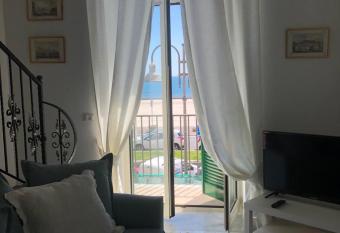 Mare Blu has Balcony rooms