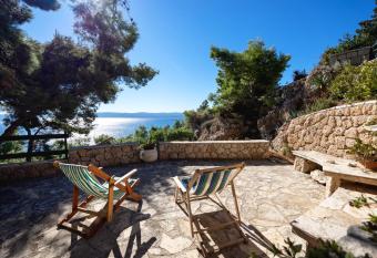 Holiday House Omi has Balcony rooms