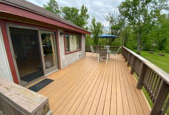 Little Whit on Chautauqua Lake has Balcony rooms