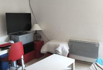 Avignon Intra muros Studio   quip   2pers calme allows 18 year olds to book a room