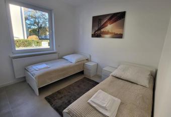 3 Zi Wohnung in zentraler Lage von Osnabr  ck allows 18 year olds to book a room