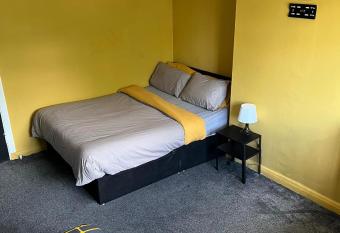 Hatfield Studio Apartment (Open Plan) allows 18 year olds to book a room