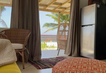 Casita Del Mar Oceanfront Romantic Retreat In Islote has Balcony rooms