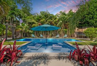 Unique Flagler's Mansion/Pickleball Court/Sleep 24 has Balcony rooms