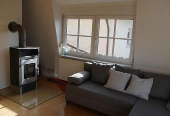 Maisonette-Wohnung in N  rnberg mit Kamin has Balcony rooms