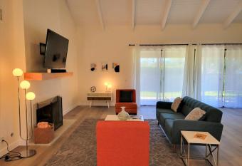 Casa Los Cocos allows 18 year olds to book a room