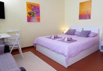 Lavanderin Apartment has Balcony rooms