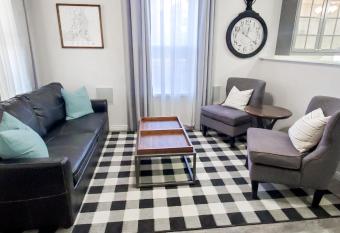 Vacation Home Minutes From Downtown, 30 Min Drive To Ski Resorts allows 18 year olds to book a room