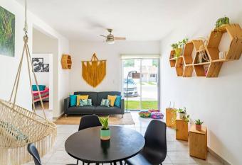 Lovely COZY Apt w/pool 2 Bedrooms. Great location! has Balcony rooms