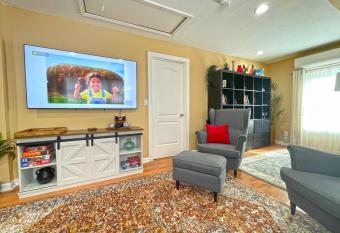 The Guest House in Ohio City - Mehmaan Khana allows 18 year olds to book a room