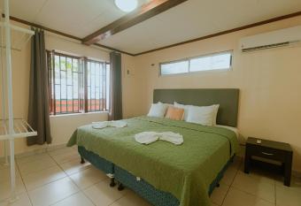 Quepos Inn has Balcony rooms