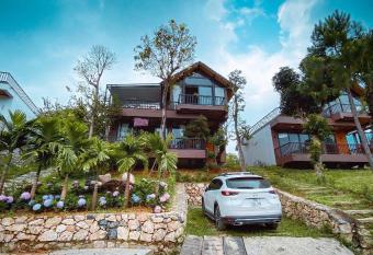 MyBinsu Villa - Venue Travel has Balcony rooms