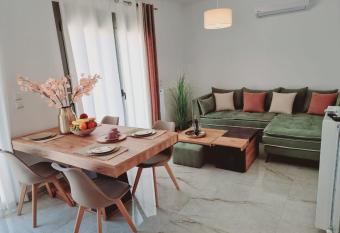 AGORA LUXURY APARTMENT 2 has Balcony rooms