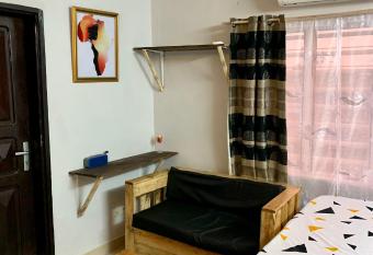 Appartement studio paisible en plein coeur de Cotonou stade de lamiti   allows 18 year olds to book a room