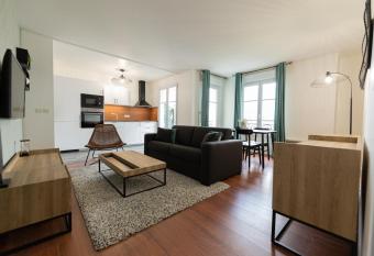 Modern Suite Disneyland Paris has Balcony rooms