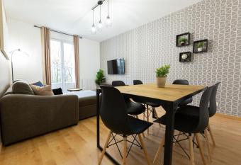 Comfortable Apartment Disneyland Paris has Balcony rooms