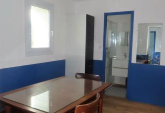 La Mora has rooms with a private hot tub